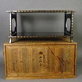 Очень изящный лакированный столик, примерно 19 век