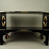 Красивый черный лакированный столик, конец эпохи Эдо