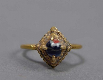 Золотое кольцо со стеклянной бусиной, Кхмер, 12 – 15 в.