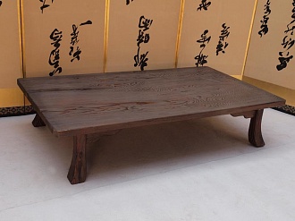 Японский низкий стол для чайной церемонии